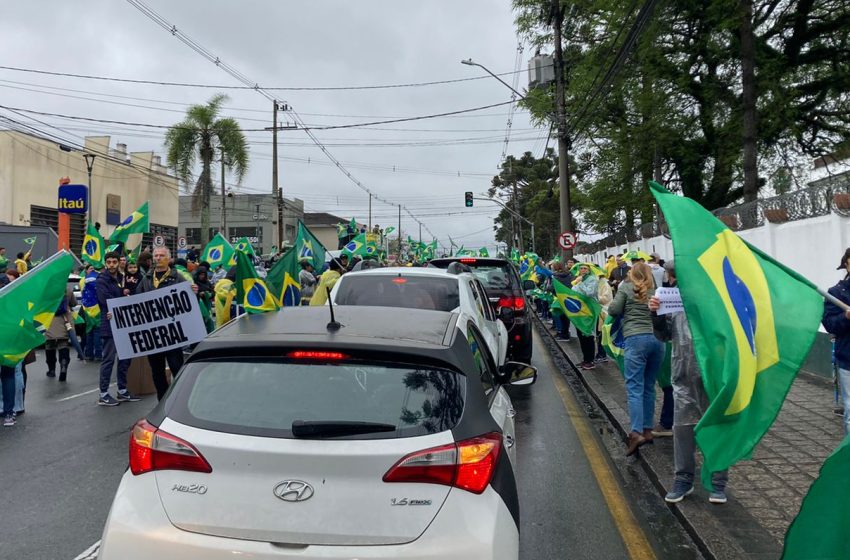  Manifestações são realizadas hoje em frente aos quartéis de Curitiba