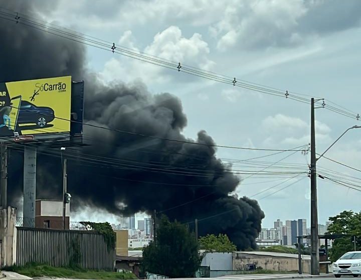  Ruas da Vila Torres são bloqueadas em protesto de moradores