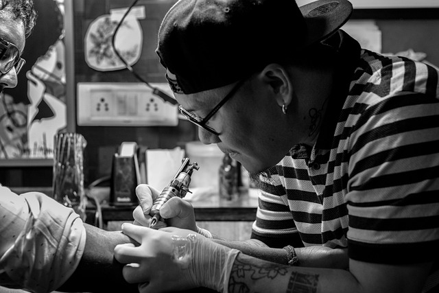  Negócios de tatuadores estão crescendo cada vez mais