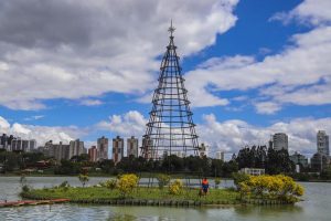 Véspera de Natal com tempo aberto em Curitiba