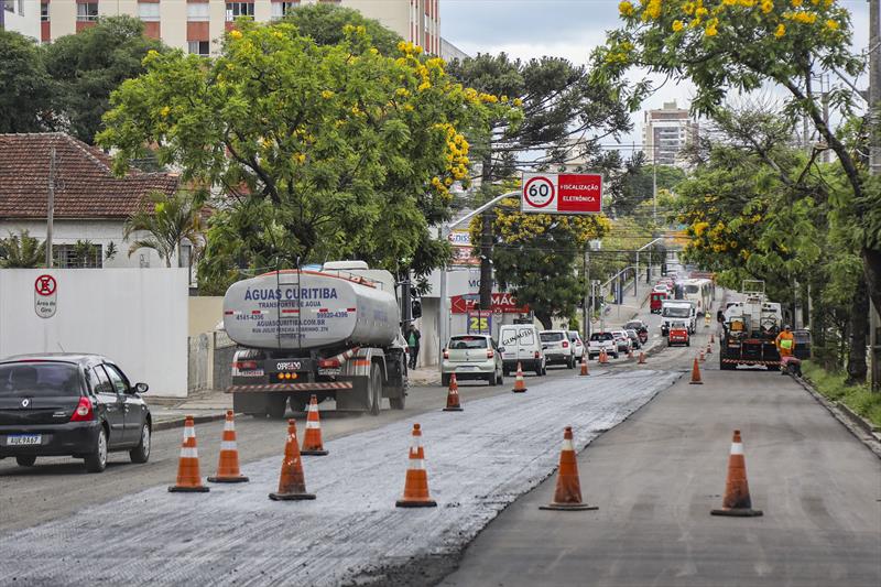  Obras em via rápida causam congestionamentos em Curitiba