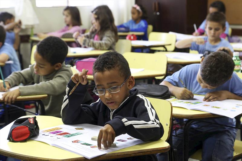 Paraná anuncia investimentos para reformas em 19 escolas de Curitiba