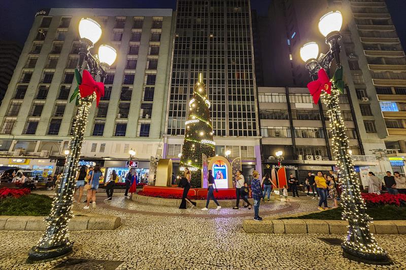  Curitiba estende decoração de Natal até 08 de janeiro