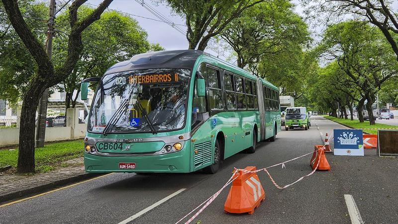  Avenida Victor Ferreira do Amaral fica bloqueada por obras