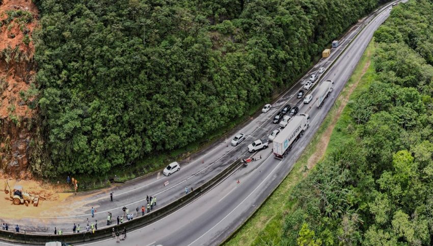  Fila na BR-277 passa de 20 quilômetros, em Morretes