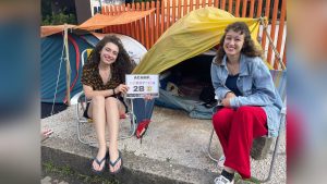 Fãs acampam na Pedreira para show de Harry Styles