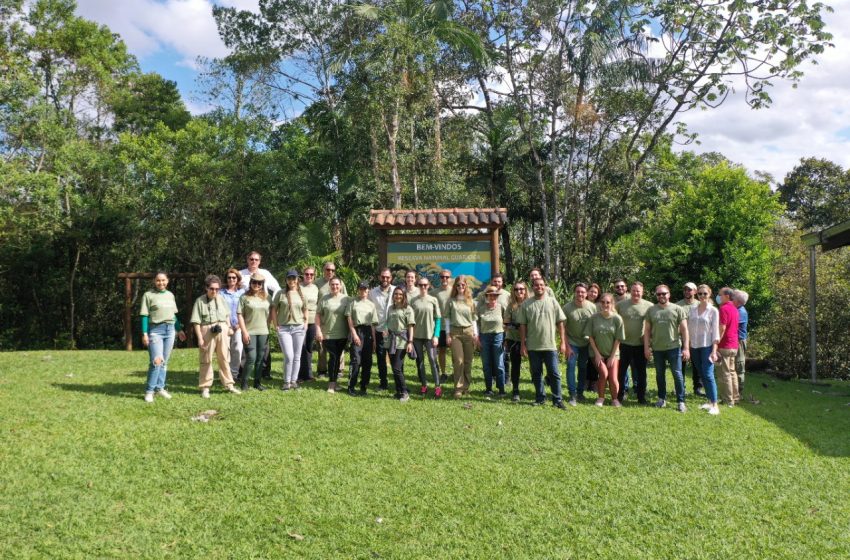  Edifício carbono neutro faz visita em reserva que compensa emissões