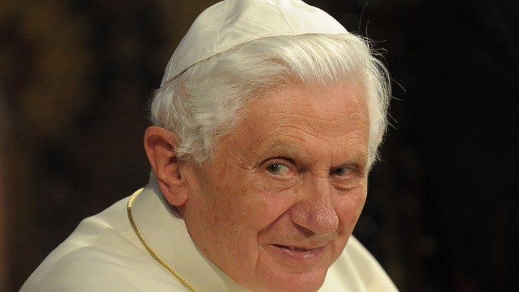  Arquidiocese de Curitiba faz homenagem ao Papa Bento XVI
