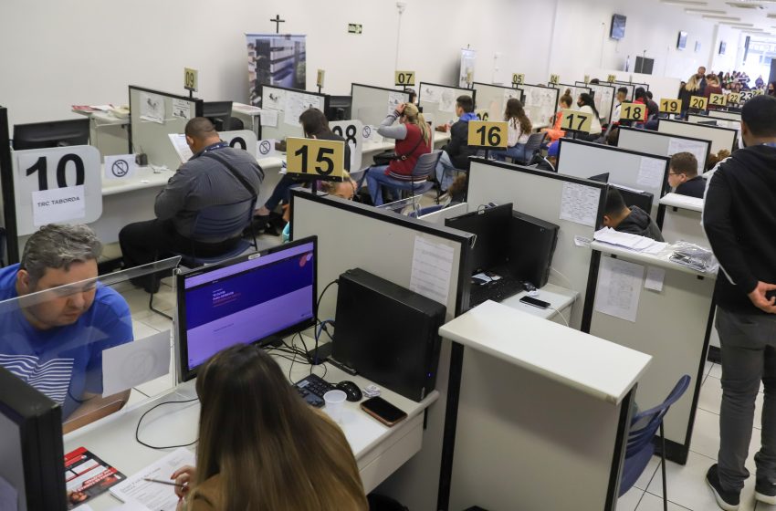 Paraná oferece mais de 12 mil vagas de emprego