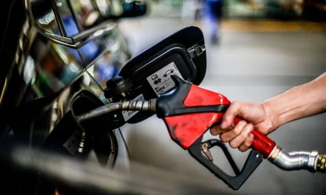 Petrobras sobe preço da gasolina para as distribuidoras