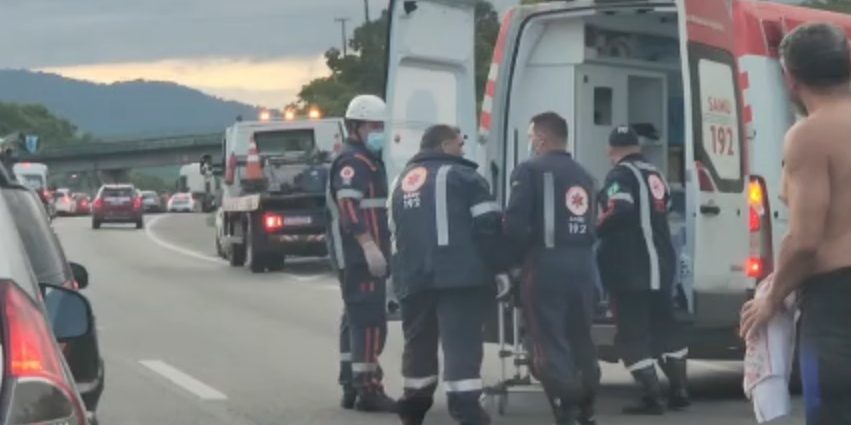  Motociclista é atendido na BR-277; fila chega a 10 km