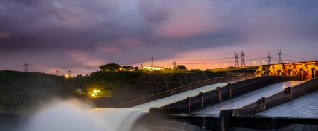  Comportas do vertedouro da Itaipu são abertas