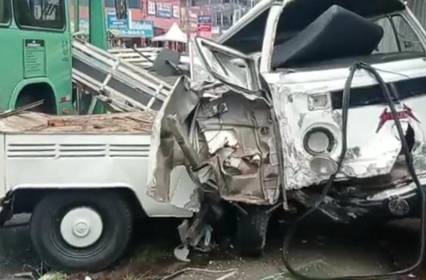  Motorista perde a direção do ônibus após ser agredido