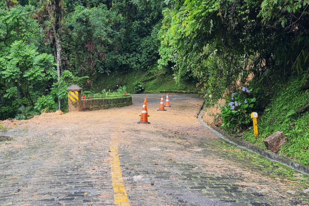 Estrada da Graciosa é bloqueada pelo excesso de chuva