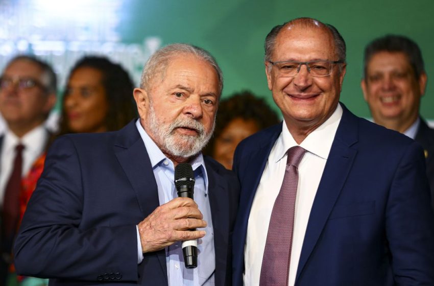  Lula e Alckmin tomam posse; entenda o rito