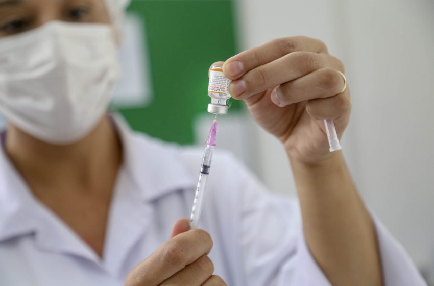  Covid-19: vacinação no Paraná completa dois anos