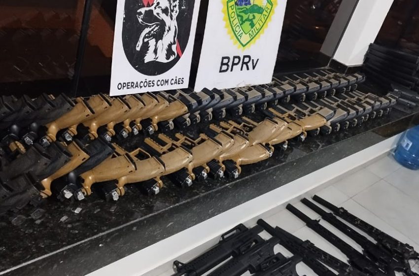 PM apreende 160 armas de fogo em caminhões no Paraná