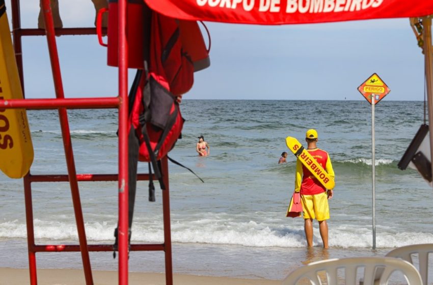  Bombeiros somam mais de 19 salvamentos na água, por dia