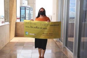 Nota Paraná: sorteada recebe prêmio milionário no dia do aniversário