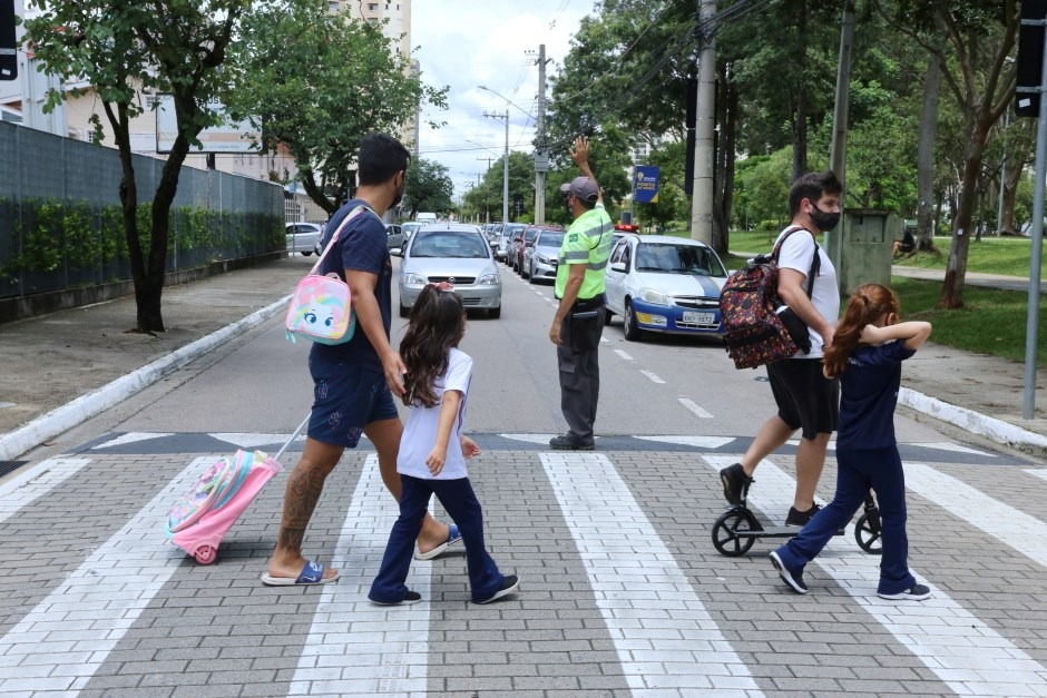 Volta às aulas: trânsito deve ficar mais intenso em Curitiba