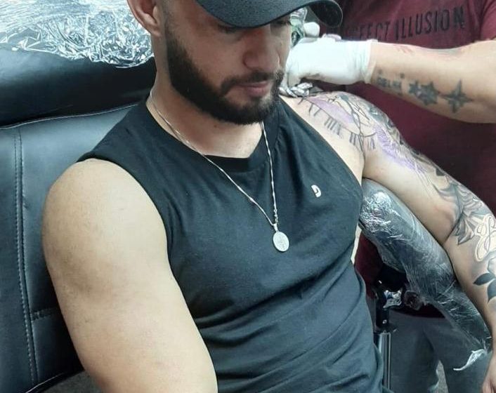  Homem morre após utilizar anestésico enquanto fazia tatuagem