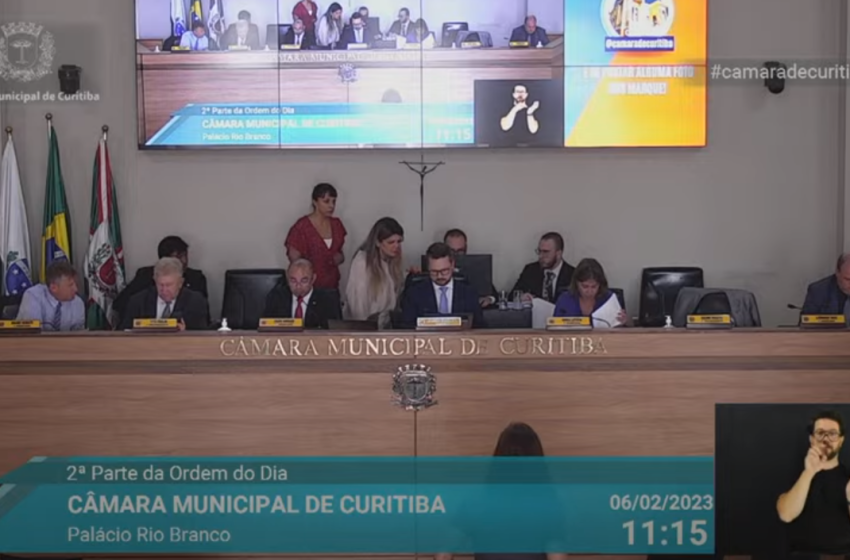 Câmara de Curitiba retoma sessões nesta segunda
