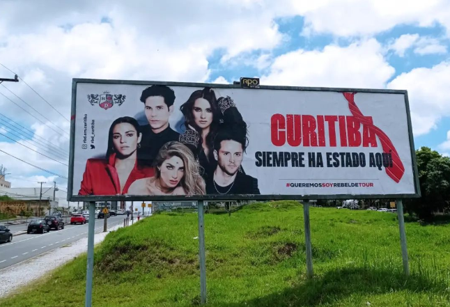  Fãs de RBD pedem show em Curitiba em outdoor