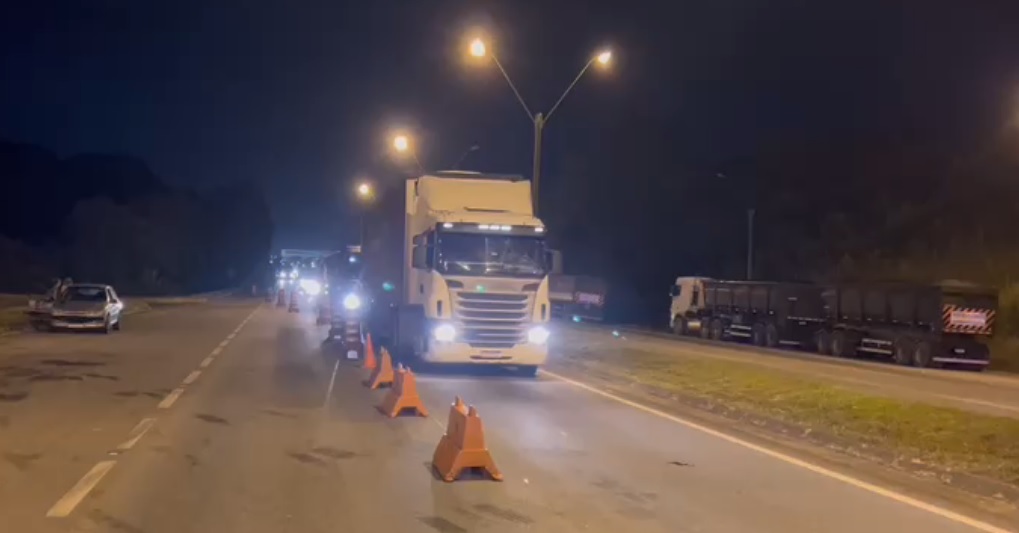 Após asfalto ceder em Morretes, desvio é liberado na BR-277