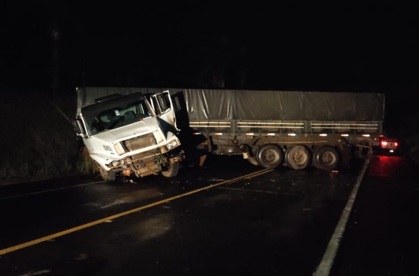  BR-277: Acidente com caminhão fecha pista em Guarapuava