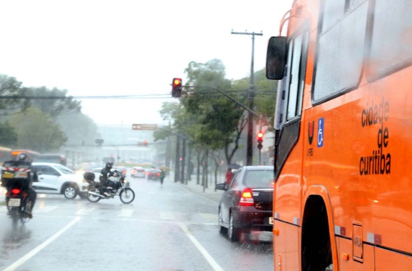  Quarta-feira chuvosa e com temperaturas mais amenas no Paraná