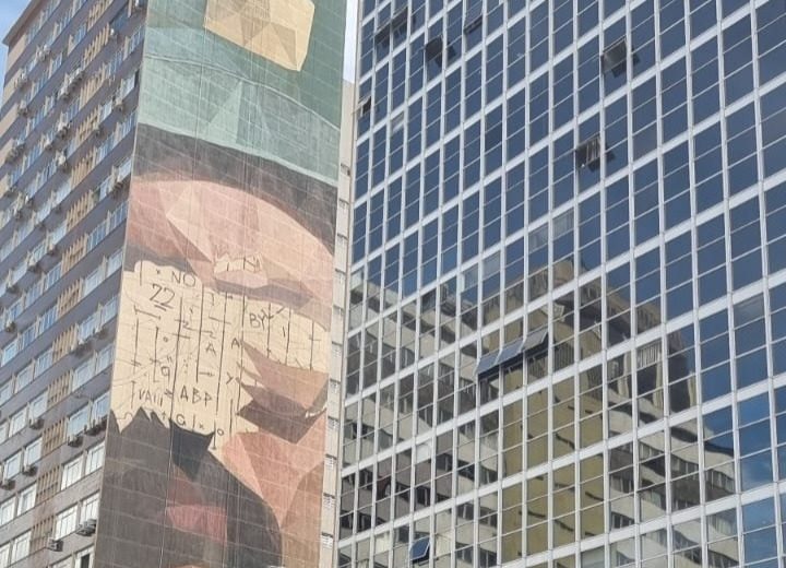 Leminski é homenageado em painel de 60m em Curitiba