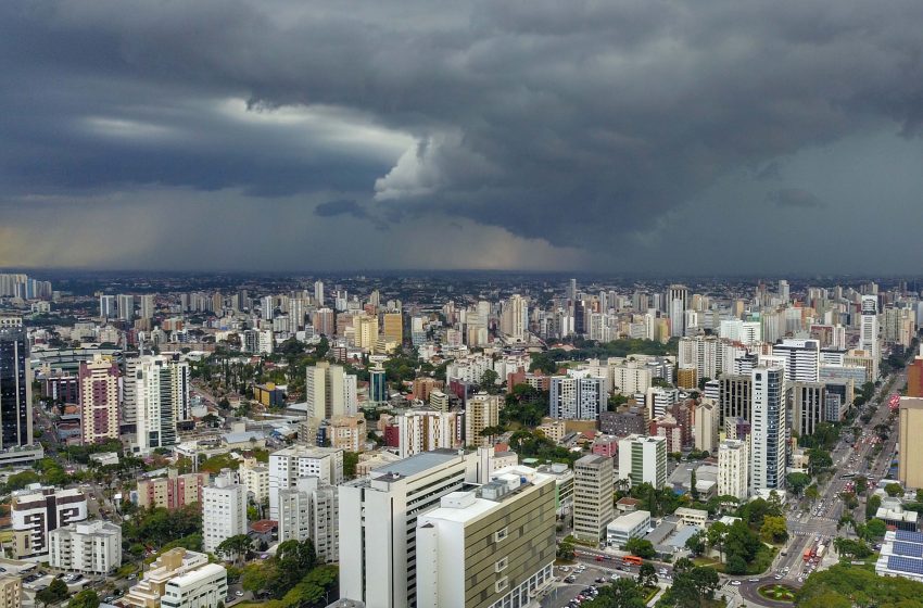  Paraná tem chances de temporais e ventos fortes nesta quinta