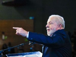 Lula afirma que vai mudar modelo de pedágios no Paraná