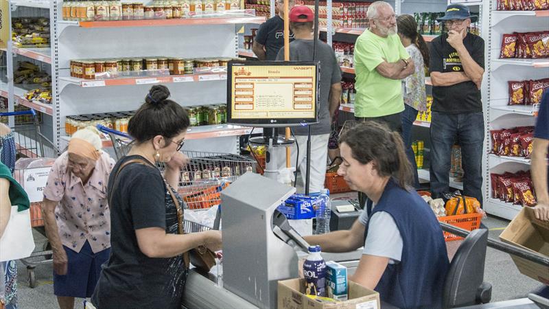  Macarrão parafuso em promoção por R$ 1,99 nos Armazéns