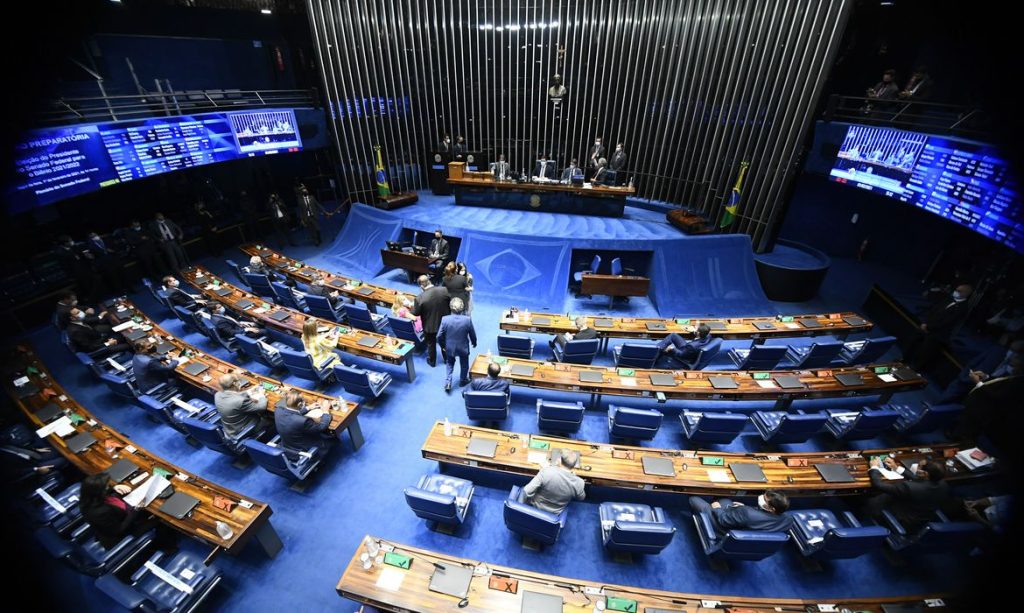 Senado aprova debate sobre violência contra escolas