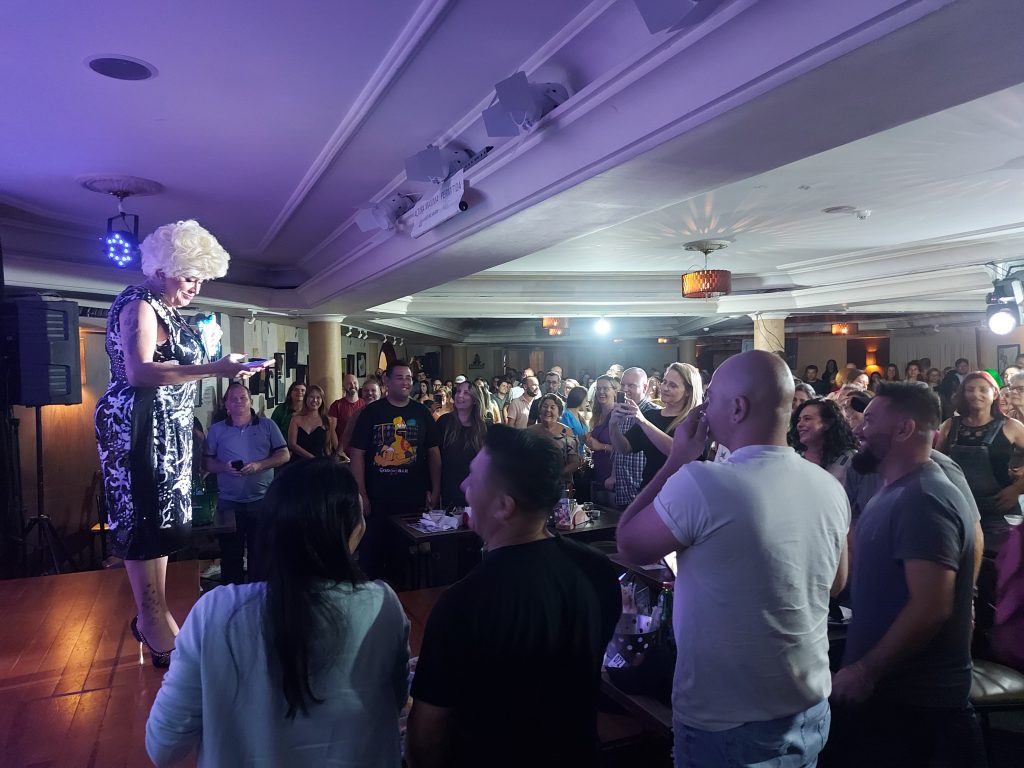 Nany People deixa Curitiba Comedy Club de pé com ‘TsuNANY’