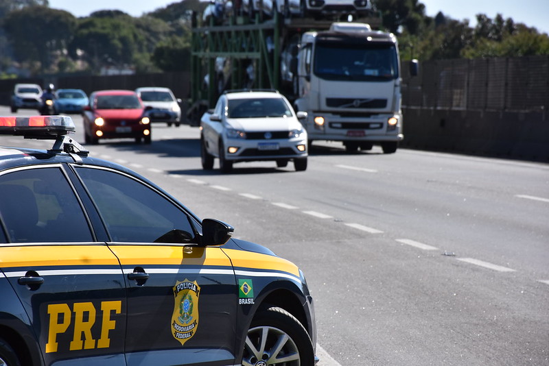  PRF inicia operação comboio para desafogar o trânsito na BR-277