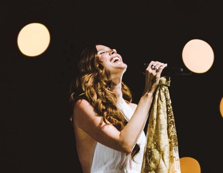  Joss Stone se apresenta hoje no Teatro Positivo