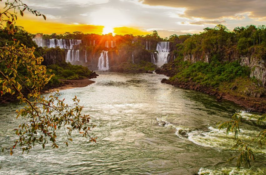  25 mil turistas visitaram Foz do Iguaçu durante o feriadão