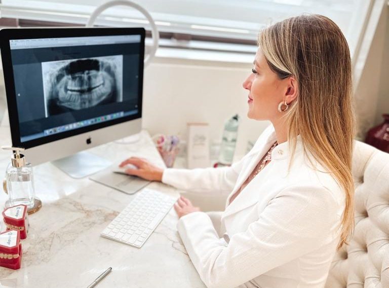 Cresce 300% a procura por facetas dentárias