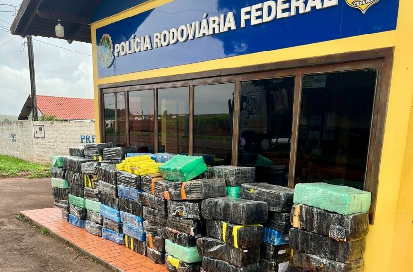  Motorista drogado é preso com quase duas toneladas de maconha