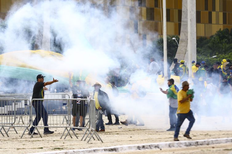  Abertura de CPMI para investigar vandalismo em Brasília ganha força