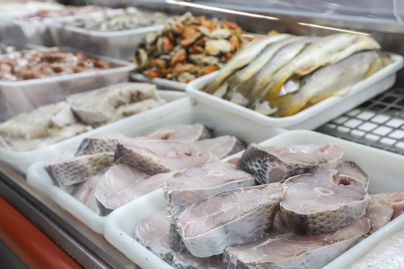  Vendas de peixe aumentam 30% no período que antecede a Páscoa