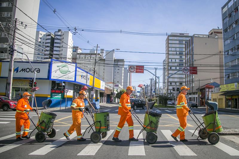  Curitiba comemora hoje o Dia do Gari