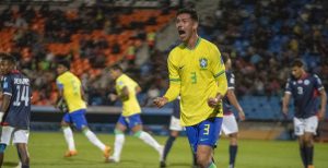 Zagueiro do Coritiba marca em goleada do Brasil no Mundial