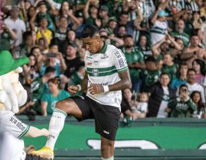 Manga participa de 54% dos gols do Coritiba na temporada