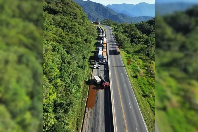  BR-277 será fechada no sentido litoral para retirada de carreta