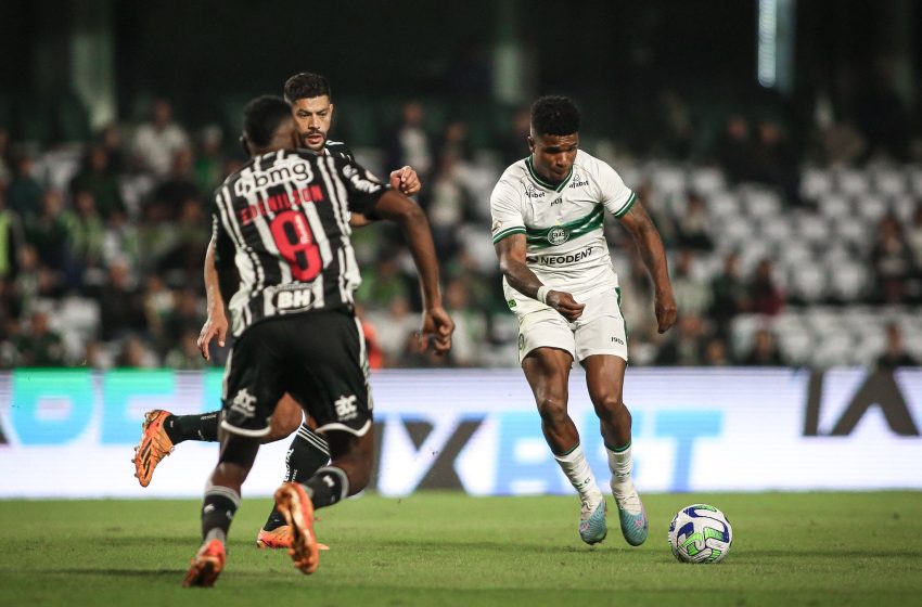  De virada, Coritiba perde para o Atlético Mineiro no Couto