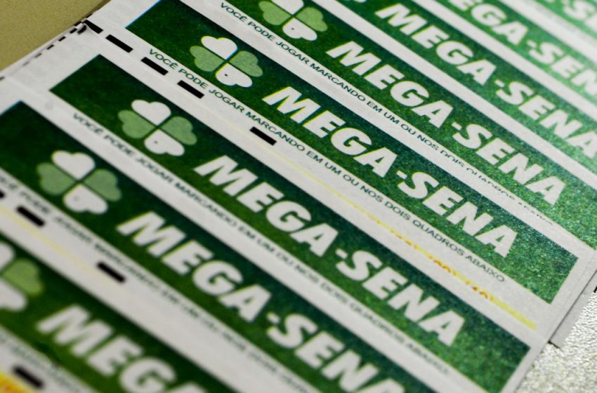 Acumulada, Mega-Sena paga R$ 100 milhões