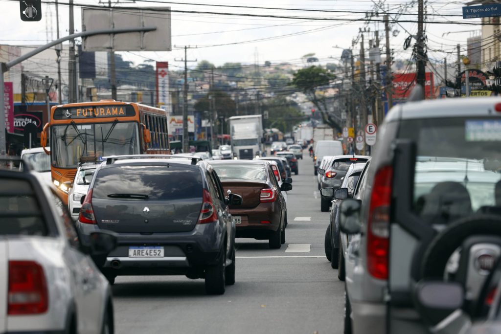 Quantidade de infrações de trânsito cresce 24% no Paraná